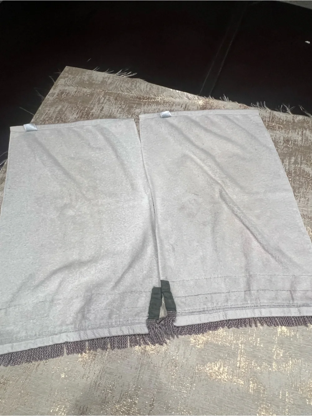 Croscill 100% Cotton Hand Towels 16x28 White/Green/Gray Fringed Set of 2